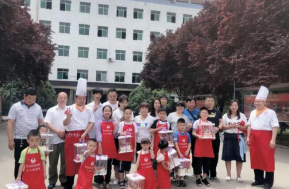 学院教职工携子共度“六一国际儿童节”