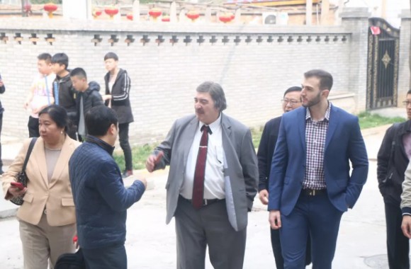 美国Careerdengon公司总裁一行考察与我院签订人才输送战略合作协议