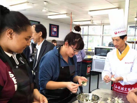 澳大利亚亚马斯登职业学校到我院进行中国厨艺交流