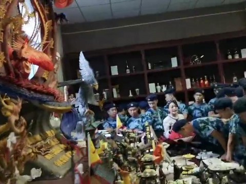 新生参观彩神校园文化