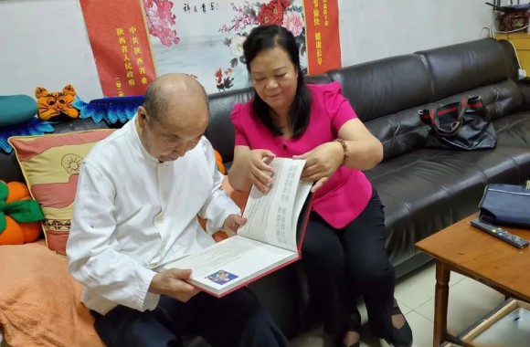 聆听教诲 坚定信心 抚今追昔 奋进拼搏—我院院长王新丽拜访省委老领导