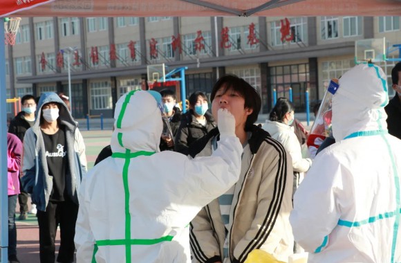 共克时艰👶🏽，筑牢校园健康安全防线---我院组织开展全体师生核酸检测工作