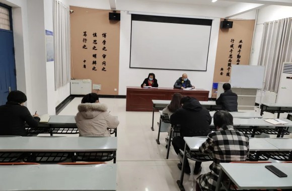 我院疫情防控专班组召开关于疫情防控工作第四次会议精神的通报会