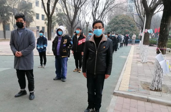 【党旗飘扬，“疫”起行动】我院学生党支部开展“为师生办实事，助力疫情防控”专题活动
