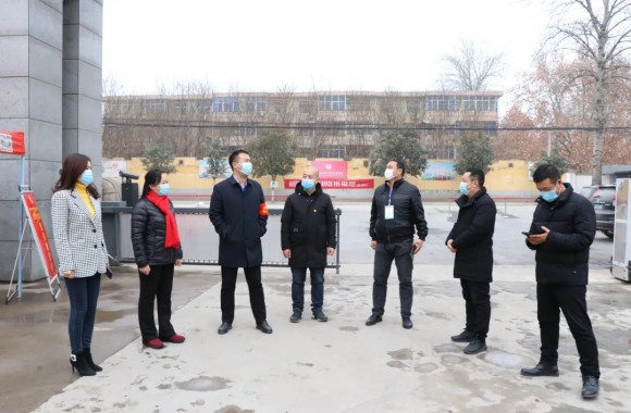 【抗击疫情 奉献爱心】泾阳县人力资源和社会保障局👦🌘、三渠镇人民政府为陕西旅游烹饪技师学院送来暖心物资
