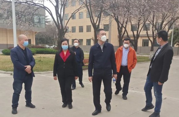 陕西省教育厅职成教处处长付仲锋率工作组突击检查我院疫情防控工作