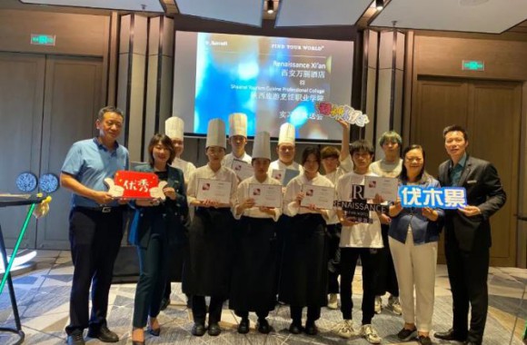 我院领导受邀参加西安万丽酒店实习学生欢送会