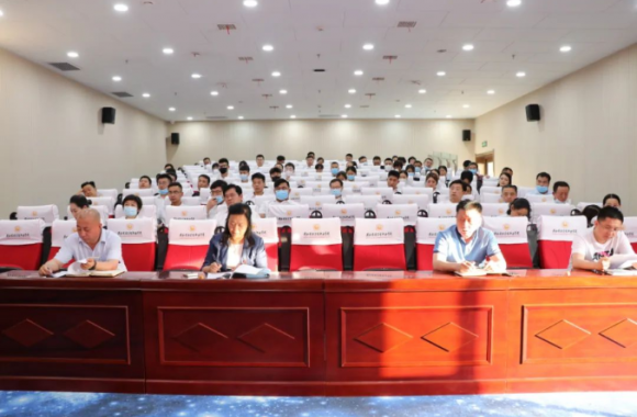 勠力同心，共担使命