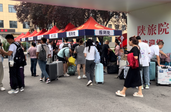 以心迎新 整装待发| 彩神2023级萌新报到啦！