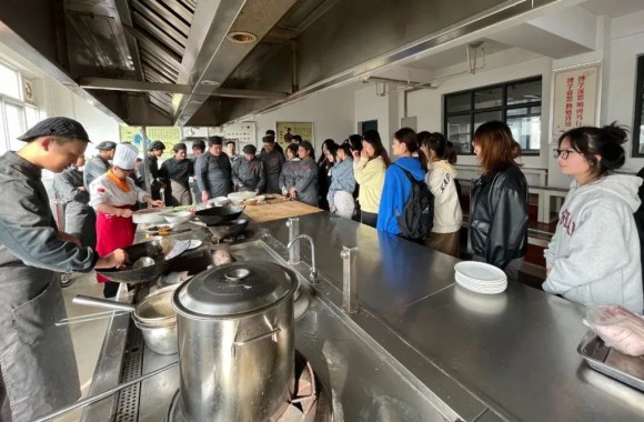 欢迎陕西中医药大学师生来我院参观指导【这是一个有趣的大学】