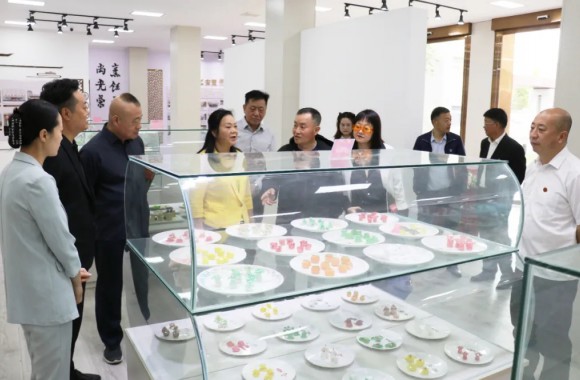 非遗在校园 传承新国潮 | 陕西省非遗《西安肉夹馍》首席传承人廉守柱大师一行莅临我院