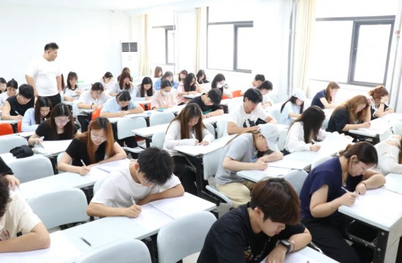 我院2024-2025学年第二学期期末考试正在进行